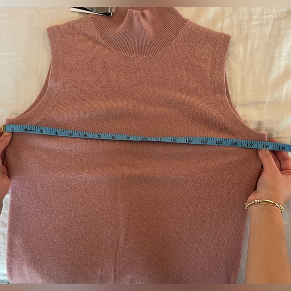 NWT Size S cashmere sleeveless sweater - Picture 9 of 9